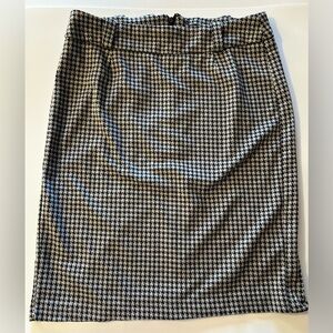 George Pencil Skirt with Zip Up in Back Size 10